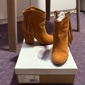 Jessica Simpson Fringe Suede Ankle Boots - Tan. Size 7.5